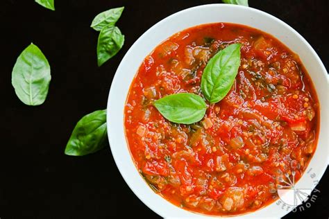 Spicy Tomato Sauce (vegan, gluten-free) - Vegetarian Gastronomy