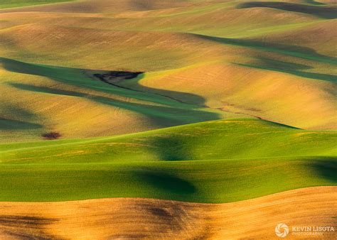 The rolling hills and patterns of the Palouse - Kevin Lisota Photography