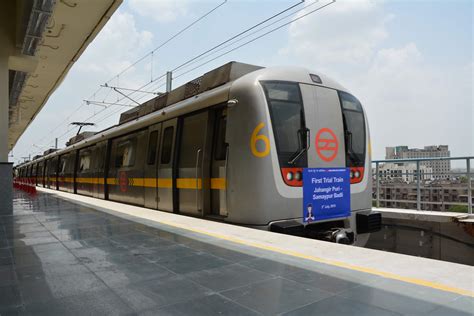 Trial run of Delhi Metro's new 'driver-less' train begins | Zee Business