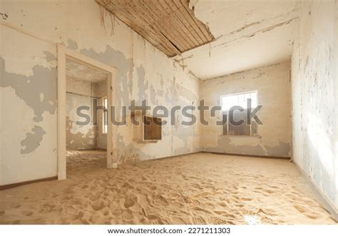 Kolmanskop Abandoned Houses Famous Tourist Attraction Stock Photo 2271211303 | Shutterstock