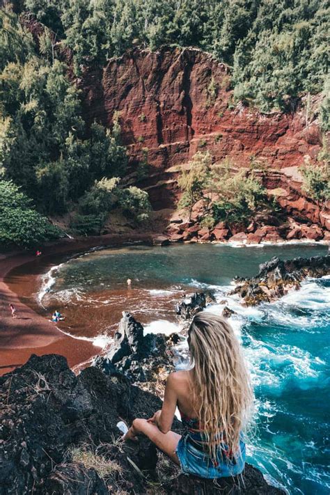 Guide to Visiting the Red Sand Beach in Maui - Avenly Lane Travel