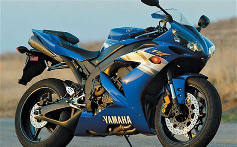 2004 Yamaha YZF R1 - Moto.ZombDrive.COM