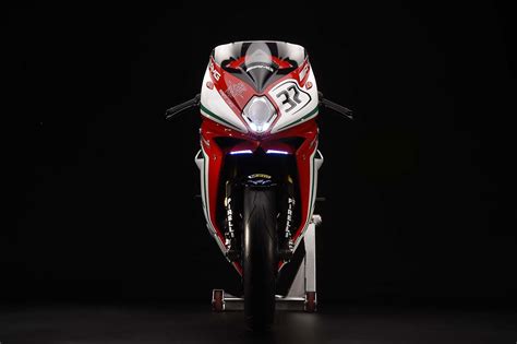 2015 MV Agusta F4 RC - Varese's Homologation Special - Asphalt & Rubber