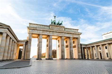 Berlin: The Capital of History, Art and Germany :) | Puerta de ...