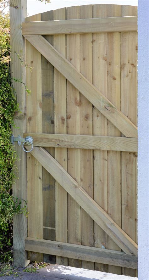 Arched Featheredge Gate | Building a wooden gate, Fence gate design, Wooden garden gate