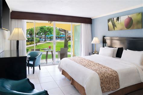 Jewel Runaway Bay Beach & Golf All-Inclusive Resort