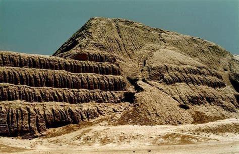 Temple of Sun and Moon pyramids build by the Moche civilization - history and location ...