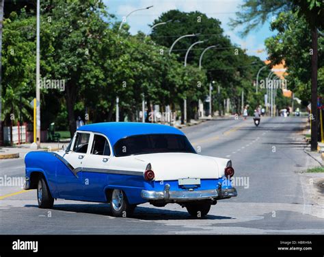 Vintage car in Havana, Cuba Stock Photo - Alamy