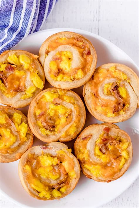 Quick and Easy Breakfast Rolls Recipe - Play Party Plan