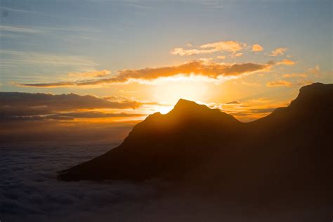 Lion's Head Sunrise Hike - The Five Foot Traveler