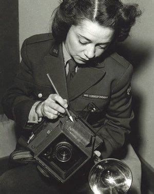 Ruth Robertson--War correspondent with Speed Graphic Alaska 1945 Ww2 Women, Girls With Cameras ...