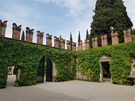 Verona Ancient Villa Garden Editorial Photography - Image of entry ...