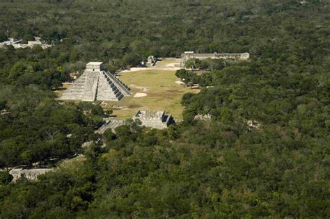 5 Ways To Get From Cancún to Chichén Itzá