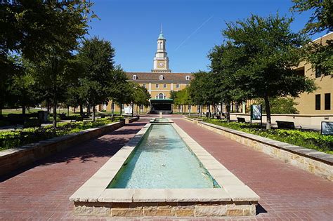 TOURING THE UNIVERSITY OF NORTH TEXAS – iHoot