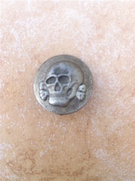 WWII German SS Totenkopf Insignia Skull Badge Button RZM M5/8