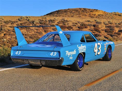 Richard Petty Tribute Superbird | Mopar Blog