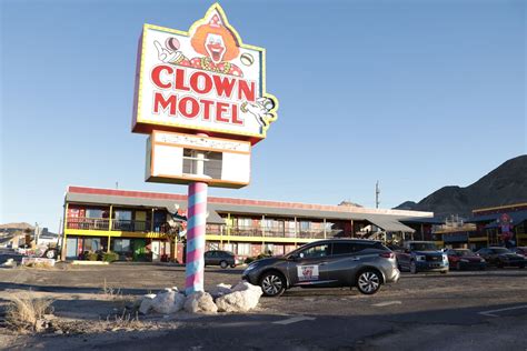 Exploring Our Backyard: Come inside the World Famous Clown Motel | KRXI