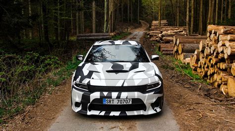 Dodge Charger SRT Hellcat - Camo design | WrapStyle