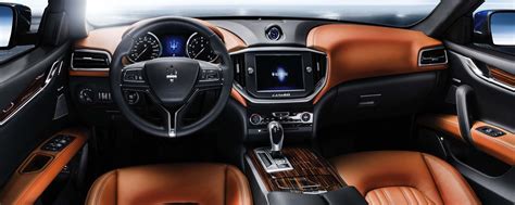 Maserati Ghibli interior. | Mobil maserati