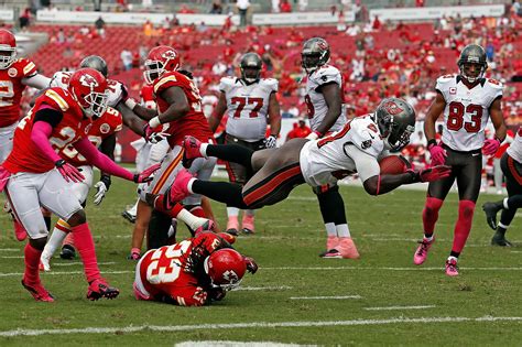 Buccaneers Vs Chief : Photos: Buccaneers vs. Chiefs, Week 11 | Buccaneers, Photo ... / Live ...