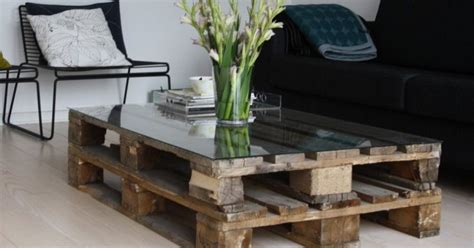 DIY pallet coffee table | HireRush Blog