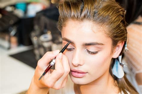 How to Apply Makeup: Makeup Artists' Techniques and Tricks | Glamour