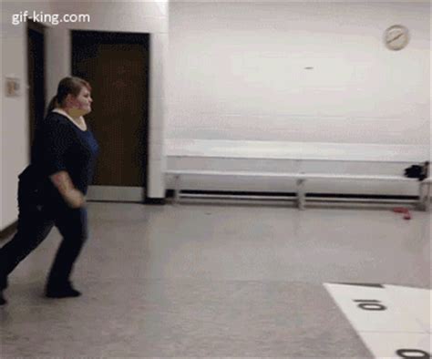 Fat girl epic cartwheel fail | Funny People Images- Gif-King.com