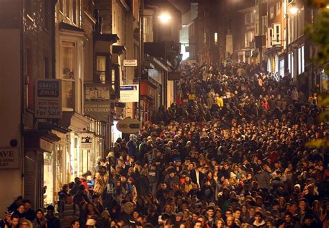 Lewes Bonfire Night celebrations - Mirror Online