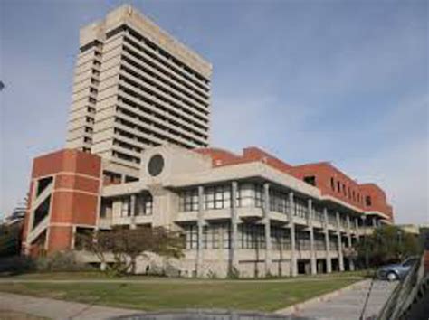 PORT ELIZABETH - CALM RESTORED AT NMU AFTER 7 STUDENTS ARRESTED - Bay Bulletin PE