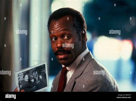 Danny glover lethal weapon hi-res stock photography and images - Alamy