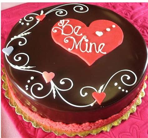 chocolate valentine cake.JPG (1 comment)