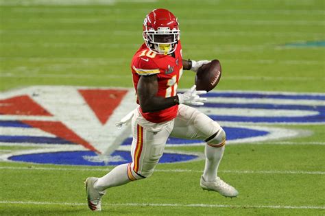 Kansas City Chiefs: Tyreek Hill jokes about changing positions