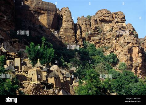 Dogon village - Pays Dogon, MALI Stock Photo - Alamy