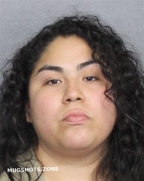 REYES VALESKA DE LOS ANGELES 01/11/2021 - Broward County Mugshots Zone