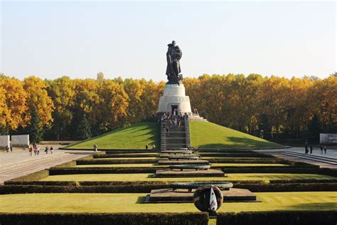 Ritebook: Soviet War Memorial in Treptower Park, Berlin