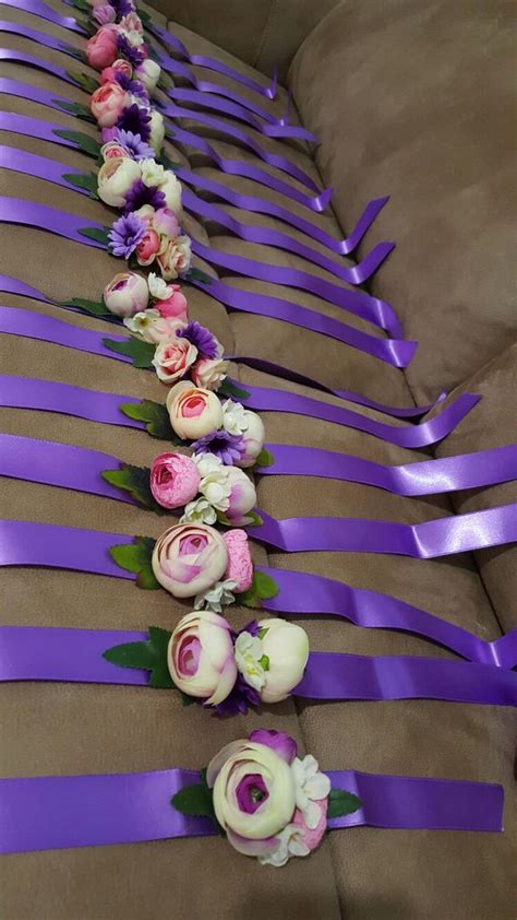 Nedime bilekliği | Wedding flower jewelry, Wedding gifts for guests, Purple bouquets