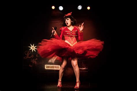 Le Cabaret Burlesque - La Nouvelle Seine - Theatre In Paris