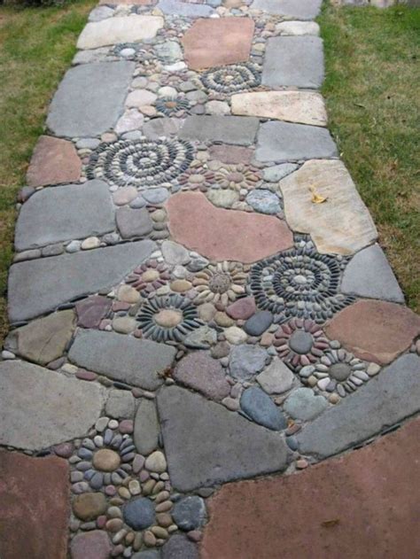 How to make Beautiful Decorative With stones To see more visit 👇 ...