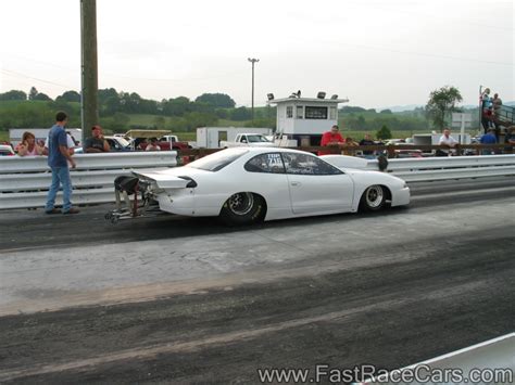 Drag Race Cars > Avengers > Picture of White Dodge Avenger Drag Car