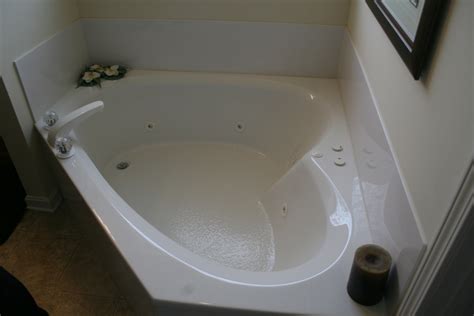 Replacing Whirlpool Tub - Plumbing - DIY Home Improvement | DIYChatroom