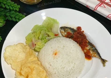 Resep Isi Piring Ku (Sawi Putih Bening, Ikan Gembung Sambal, Emping, Buah Mangga) oleh Wiwiek H ...