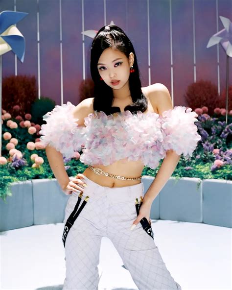 : JENNIE on the set of ICE CREAM