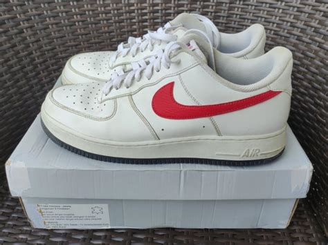 Nike Air Force 1 '07 White Red Blue Original, Fesyen Pria, Sepatu , Sneakers di Carousell