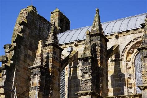 Rosslyn Chapel: Beautiful and Strange Stone Carvings | Rosslyn chapel, Chapel, Mysterious places