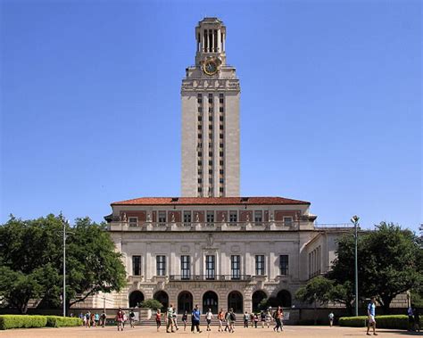 How to get into UT Austin 2022: Acceptance Rate & Tips