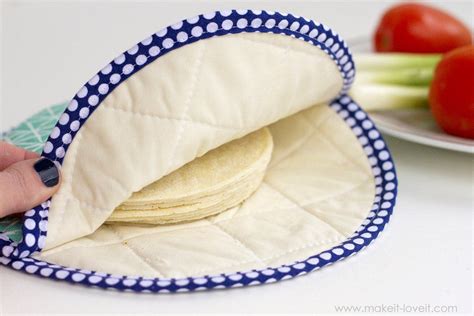 DIY Fabric Tortilla Warmer (...that's microwave safe!) | Make It & Love It | Beginner sewing ...