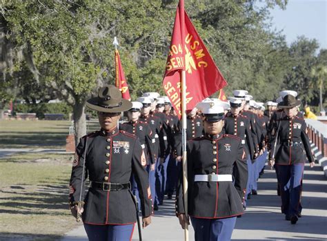 New female dress blue coat brings Marines closer to an identical, equal ...