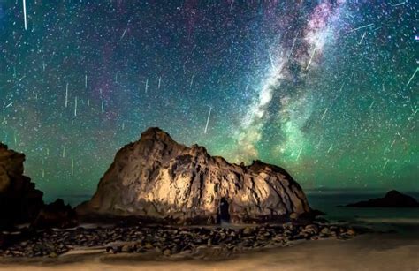 45 minutes of meteor shower in 1 photo : woahdude