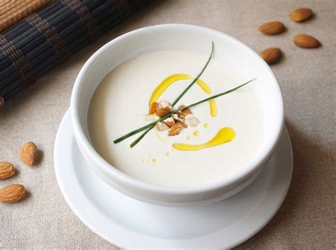 Ajoblanco | Vegamecum | Recipe | Refreshing food, Homemade soup, Food