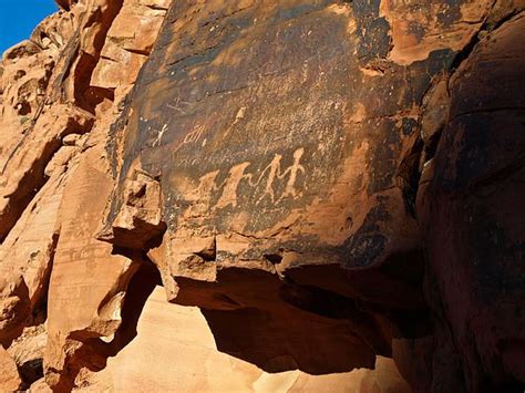 Petroglyphs by Valeria Donaldson | Valley of fire, Petroglyphs, Petroglyphs art